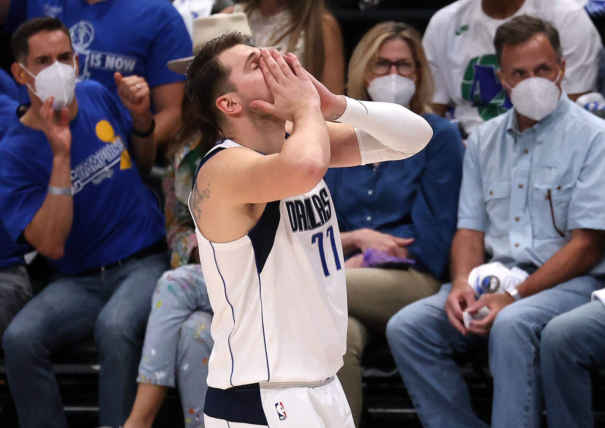 包含NBA总决赛加时末段走向成谜；圣安东尼奥马刺状态回暖；底气十足；心理建设被强调的词条爱游戏官方网站