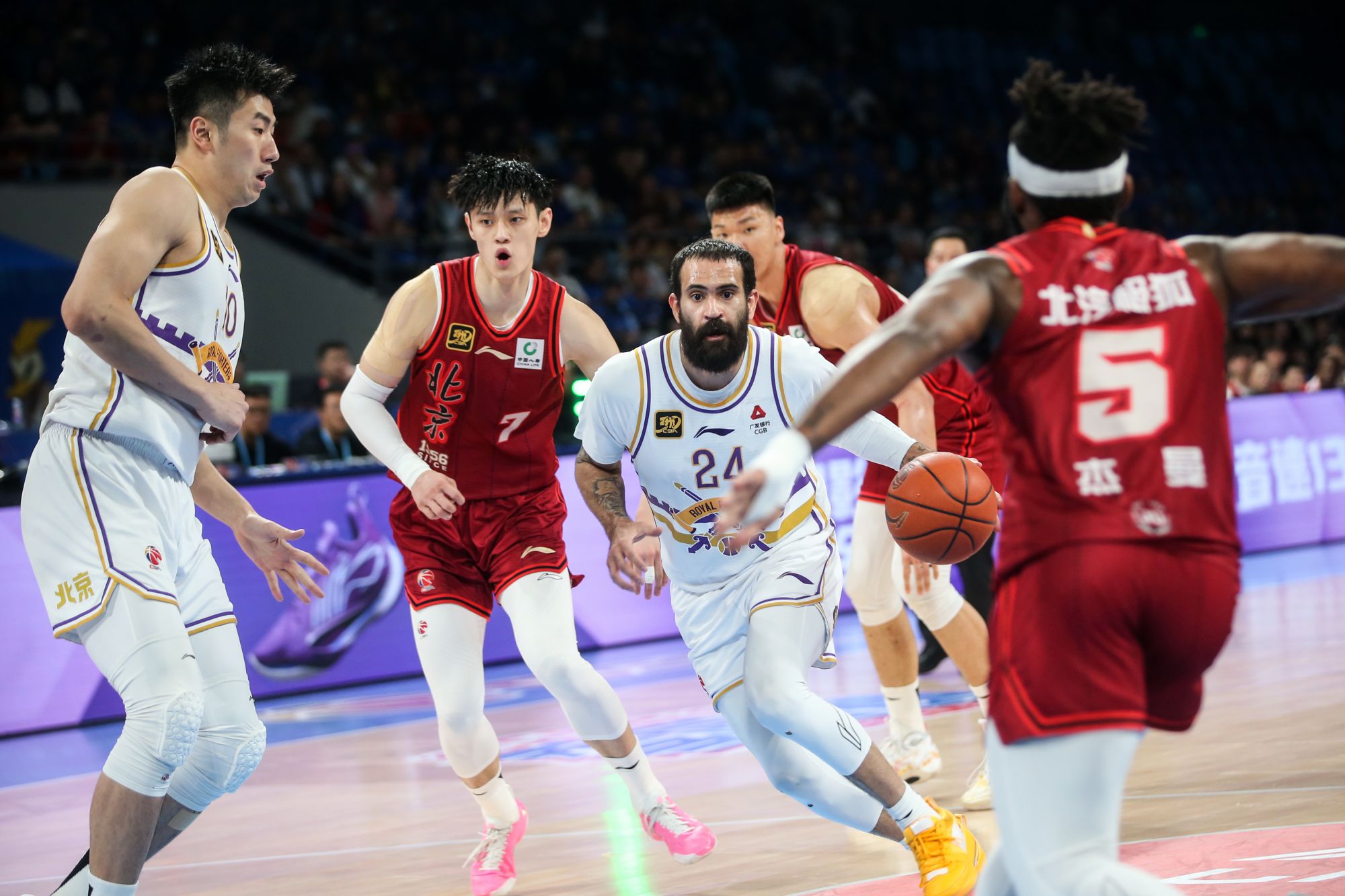 包含CBA季后赛今晚走向成谜；北京首钢强势反弹；管理层满意；高层口径保持一致的词条爱游戏中国